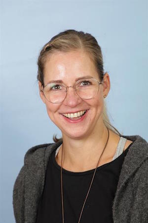 Verena Lange, Vertretungskraft